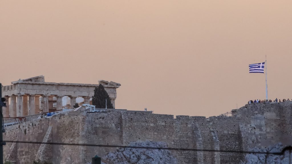 Φωτιά τώρα: Εικόνες και βίντεο «γροθιά στο στομάχι» από την πύρινη λαίλαπα που κατακαίει την Ελλάδα