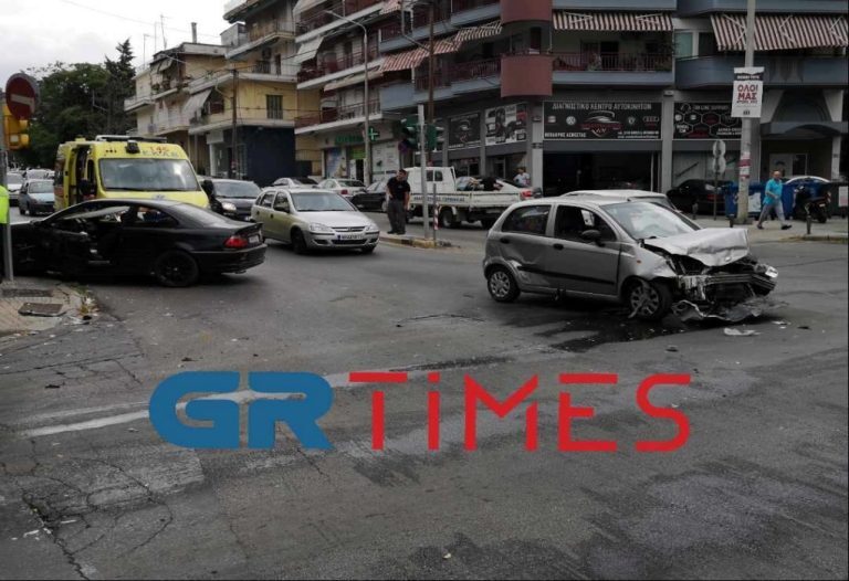 Θεσσαλονίκη: Η δυνατή νεροποντή έφερε ατυχήματα στους δρόμους – Δίπλωσε νταλίκα στην Εγνατία οδό προς Καβάλα