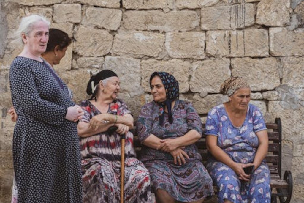 Το δημογραφικό της Ελλάδας στον γερμανικό Τύπο: «Σβήνουν τα ελληνικά χωριά» – Το οδοιπορικό της TAZ στη Νέα Ζίχνη