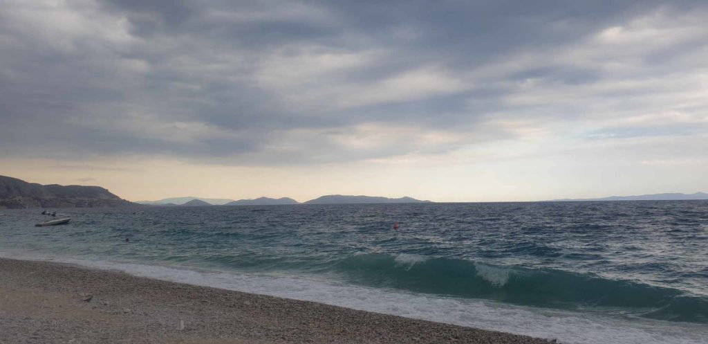Καιρός: Βροχές σε μεγάλο μέρος της χώρας – Τι καιρό θα κάνει την Κυριακή του Πάσχα;