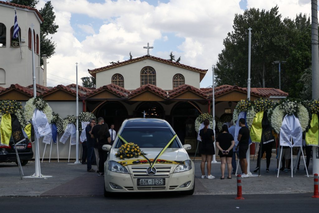 «Πού σε πηγαίνουν παιδάκι μου»: Ο σπαραγμός της μητέρας του 29χρονου Μιχάλη που δολοφόνησαν οι χούλ