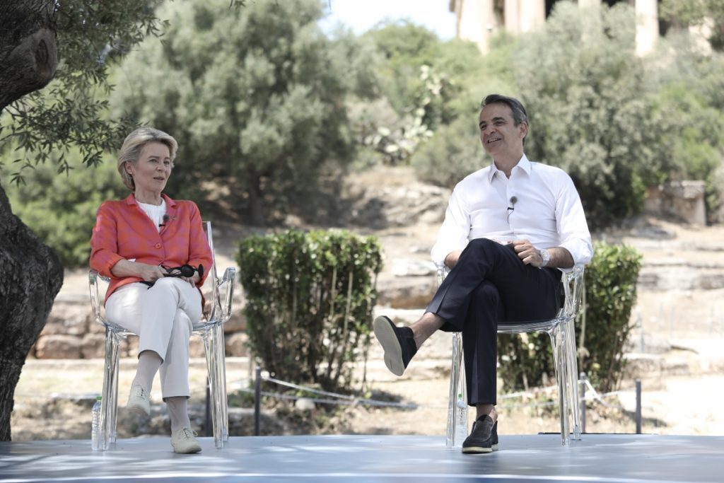 Στα Χανιά η Ούρσουλα φον ντερ Λάιεν – Την φιλοξενεί ο Κυριάκος Μητσοτάκης