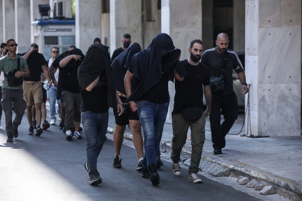Νέα Φιλαδέλφεια: Οι Bad Blue Boys κάνουν έρανο για τη νομική στήριξη των συλληφθέντων