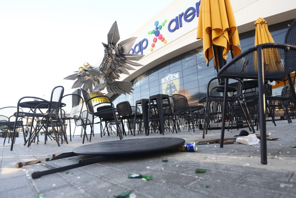 Νεκρός οπαδός στη Νέα Φιλαδέλφεια: Ανακρίνονται στη ΓΑΔΑ οι συλληφθέντες
