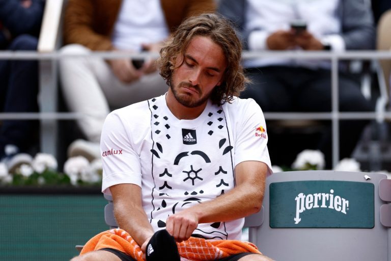 Τρελαμένος ο Τσιτσιπάς: «Την θέλω εκτός γηπέδου τώρα» - Ο ήχος θεατή που τον έκανε έξω φρενών