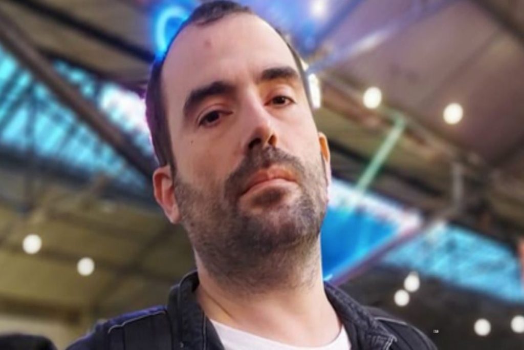 Τραγωδία στην Πλατεία Αττικής: Νεκρός 37χρονος δημοσιογράφος από πυρκαγιά που ξέσπασε στο διαμέρισμά