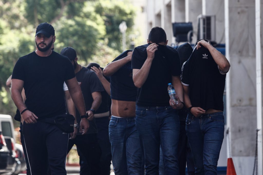 Νέα Φιλαδέλφεια: Προφυλακίστηκαν ο Έλληνας, ο Αλβανός και ακόμα 10 άτομα για τη δολοφονία του Μιχάλη
