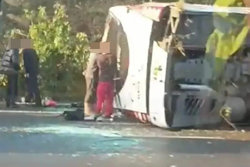Τραυματισμός μαθητών από ατύχημα με σχολικό στην Αγγλία – Χαρακτηρίστηκε ως «μείζον περιστατικό»