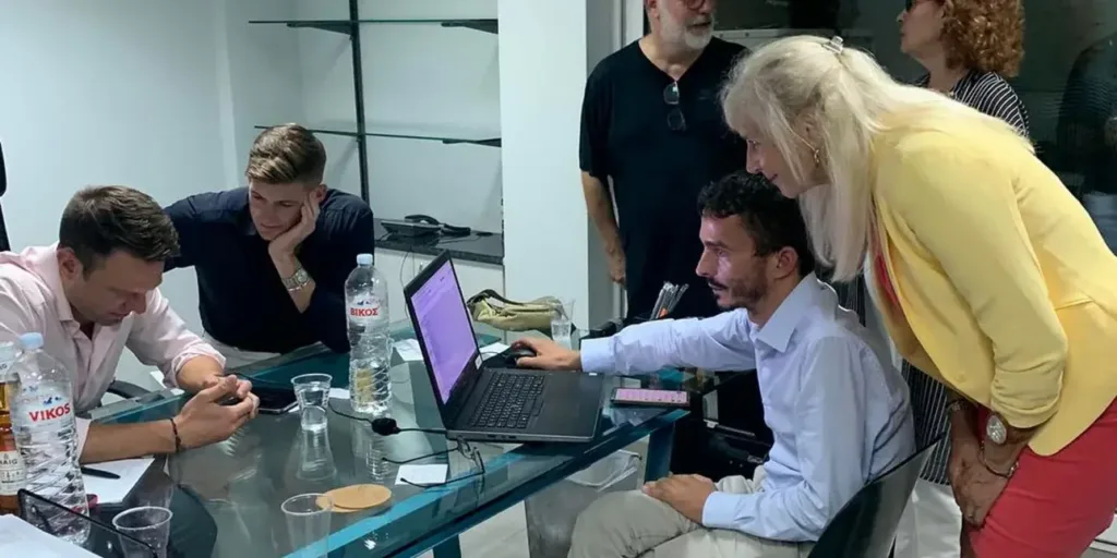 Εκλογές ΣΥΡΙΖΑ: Με ποιους παρακολούθησε ο Κασσελάκης τα αποτελέσματα και οι πανηγυρισμοί [εικόνες κα