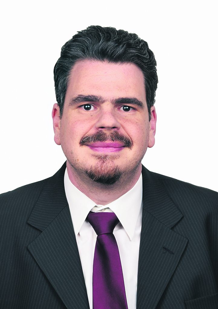 Δήμος Κηφισιάς, Νέας Ερυθραίας Εκάλης – Θεοχάρης Αποστόλου: Με ειδικότητα στο δίκαιο…