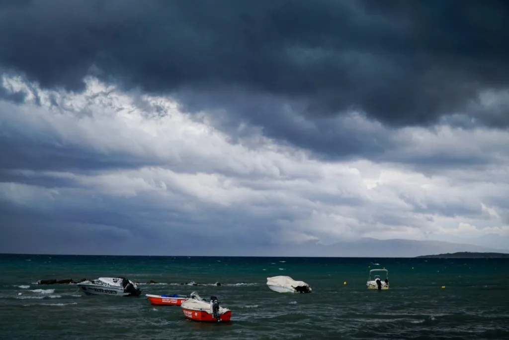 Καιρός – Κακοκαιρία «Daniel»: Νέο έκτακτο από την ΕΜΥ – Πού «χτυπά» τις επόμενες ώρες