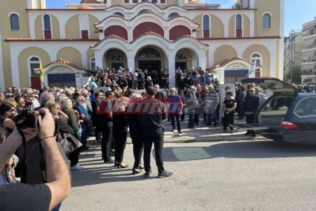 Άρτα: Σε κλίμα οδύνης το τελευταίο αντίο στον 68χρονο που δολοφονήθηκε από τον γιο του «Αντίο δάσκαλ