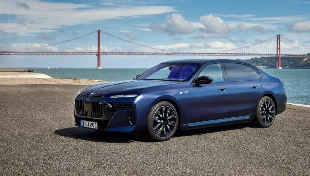 Νέα BMW i7 Μ70 με 660 ίππους