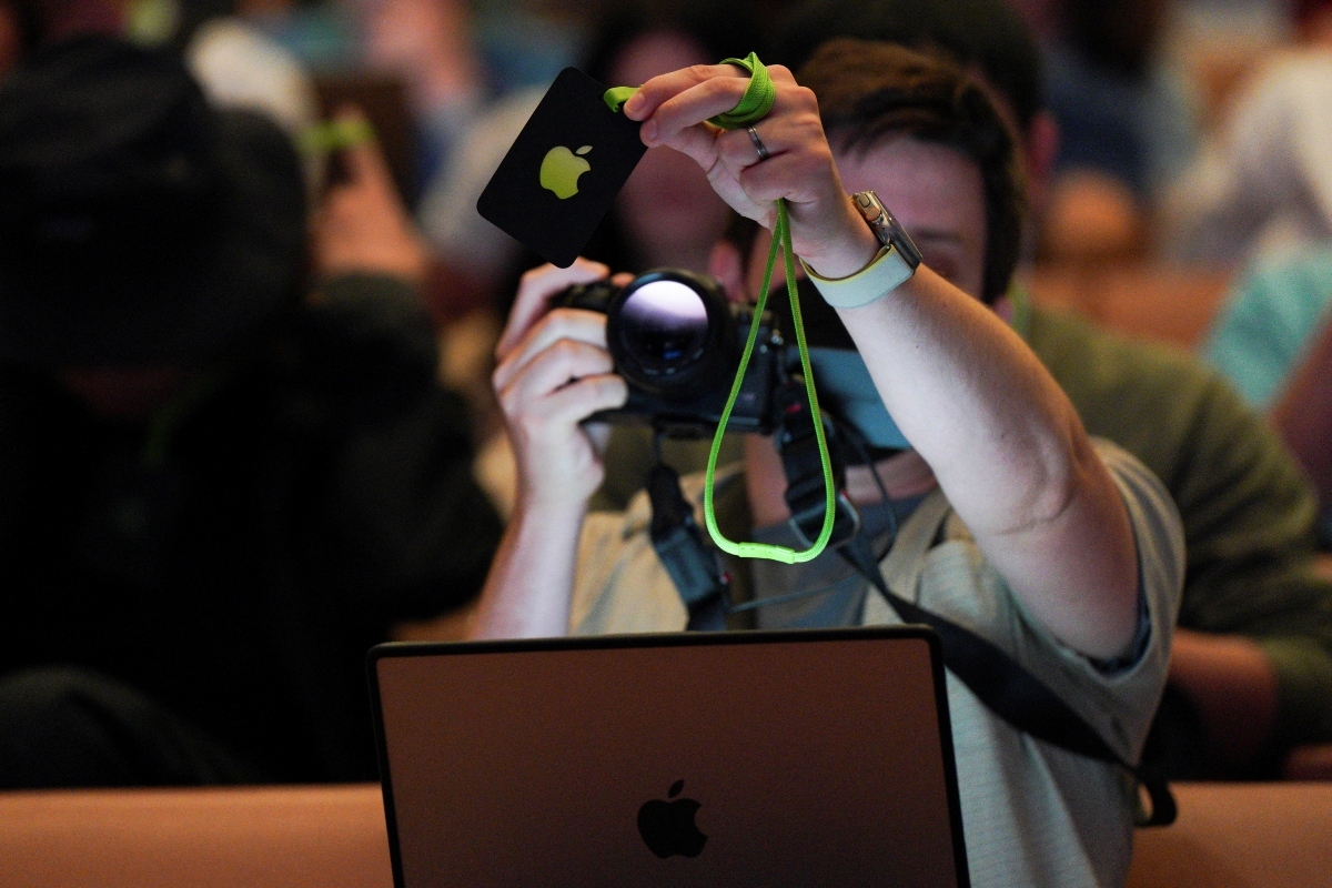 Apple: Φήμες ότι θα κυκλοφορήσει ένα νέο τεράστιο προϊόν τη Δευτέρα