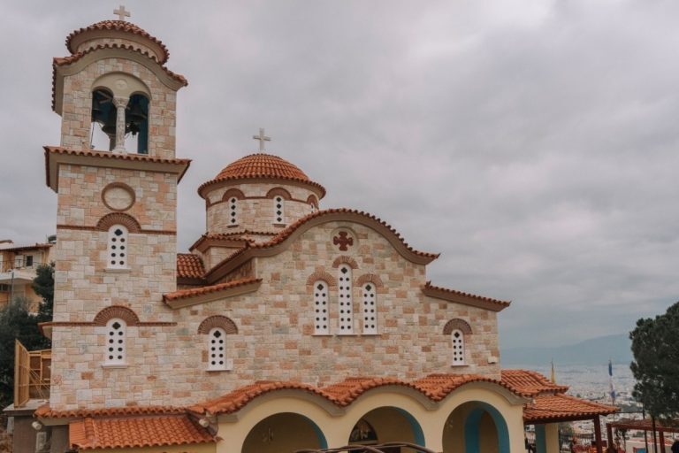 Χαϊδάρι: Αδίστακτοι διέρρηξαν ναό και έκλεψαν δύο χρηματοκιβώτια