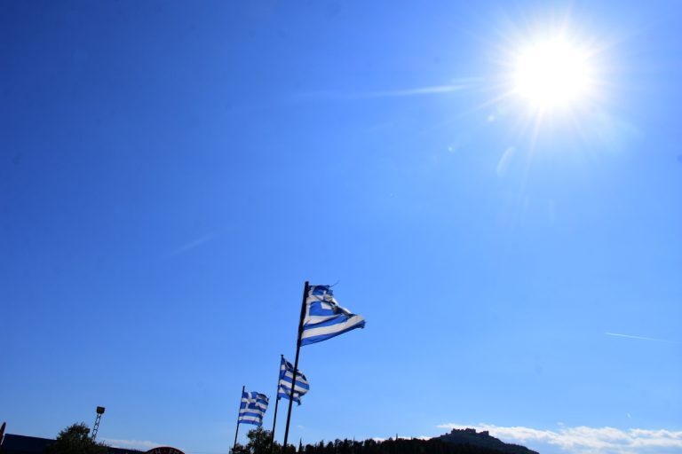 New York Times: Διεθνή εγκώμια για την ελληνική οικονομία – Η Ελλάδα, μετά από μια δεκαετία, ανθεί