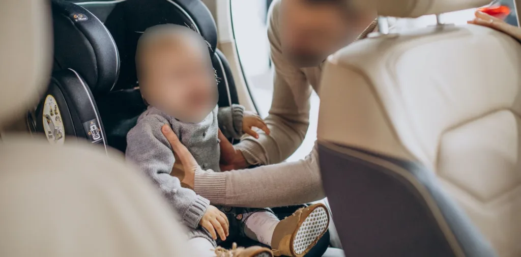 Ηλεία: Άφησαν το παιδί τους στο αυτοκίνητο και πήγαν για ψώνια