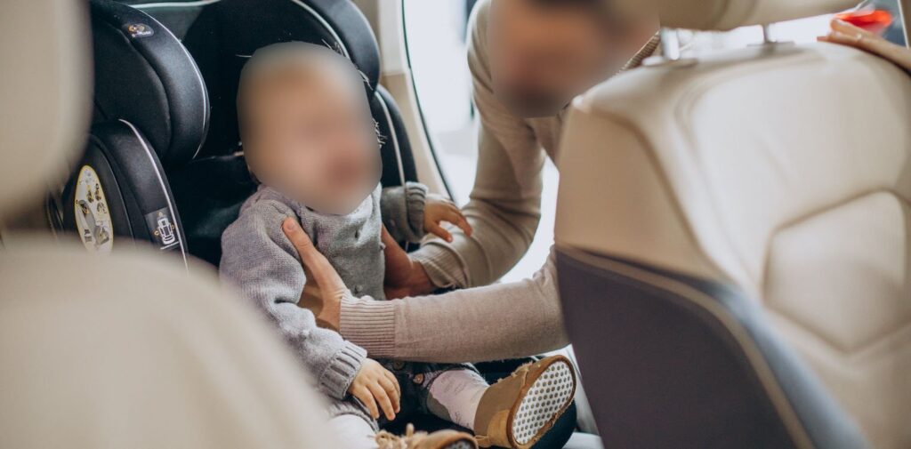 Ηλεία: Άφησαν το παιδί τους στο αυτοκίνητο και πήγαν για ψώνια