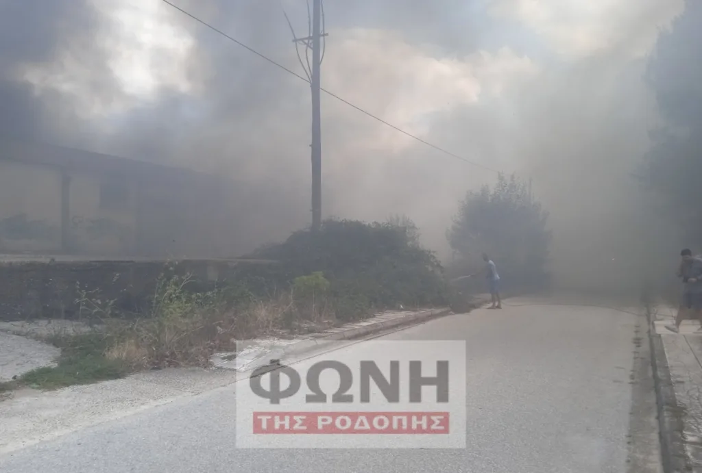 Φωτιά στην Κομοτηνή – Καίγεται εγκαταλελειμμένο εργοστάσιο