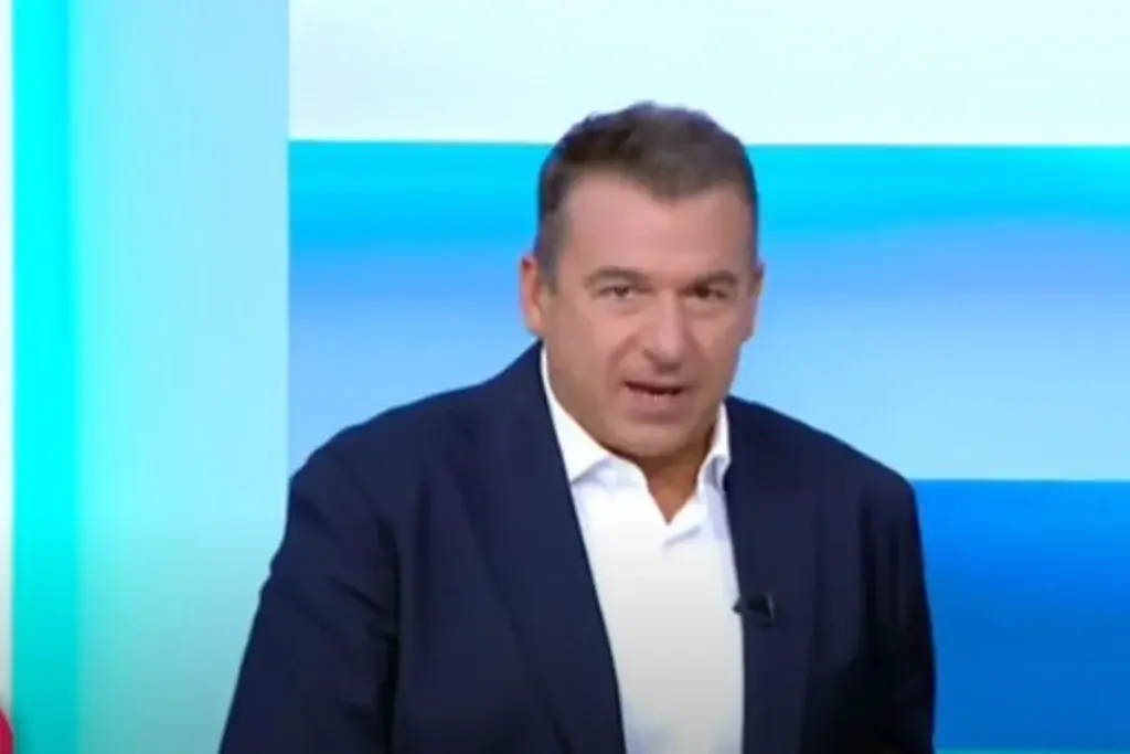 «Καρφιά» Λιάγκα για Κοκλώνη: «Να διώξει από δίπλα του, τους γλείφτες, αντιλαμβάνεται ότι έκανε μία αποτυχία» [Βίντεο]