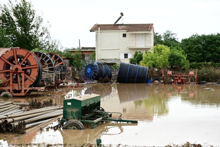 Κακοκαιρία Daniel: SOS από τη Μεταμόρφωση Καρδίτσας – 70 κάτοικοι εγκλωβισμένοι σε μια ταράτσα
