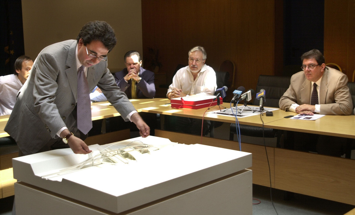 Στέγαστρο Καλατράβα – ΟΑΚΑ