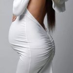 Έγκυος στο πρώτο της παιδί γνωστή Ελληνίδα τραγουδίστρια – Η πρώτη φωτογραφία με φουσκωμένη κοιλίτσα