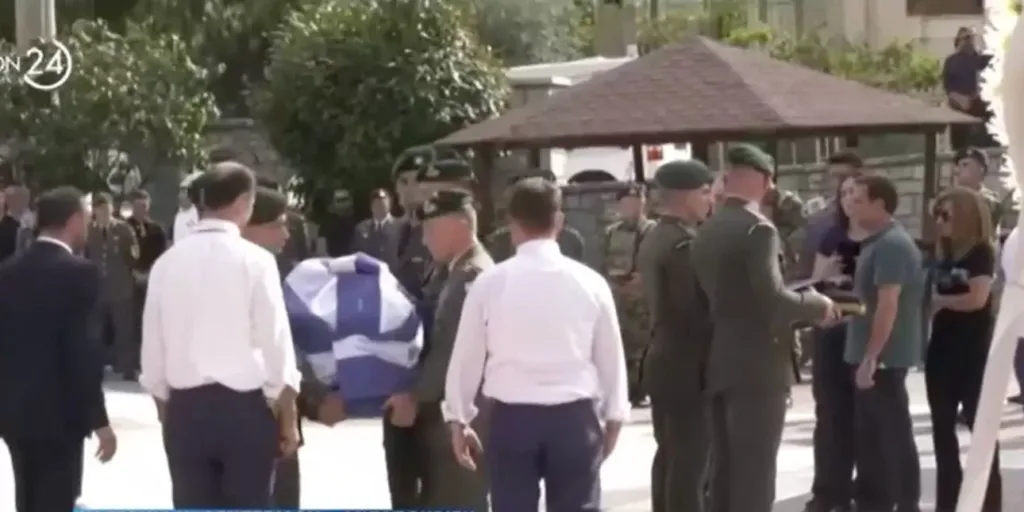 Λιβύη: Απέραντη θλίψη στο τελευταίο «αντίο» της 46χρονης υποναυάρχου Γλυκερίας Μεμεκίδου [Βίντεο]