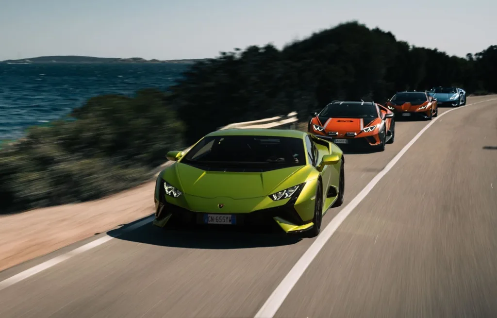Απόβαση τεσσάρων Lamborghini στη Σαρδηνία