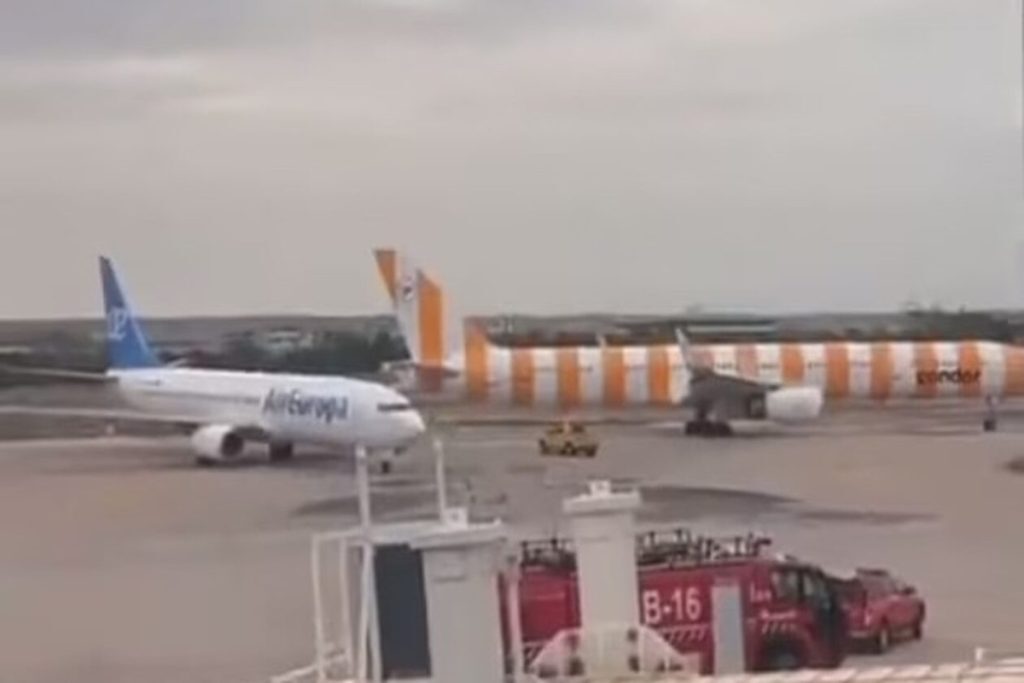 Πανικός στη Μαγιόργκα: Η στιγμή που δύο αεροπλάνα συγκρούονται στο αεροδρόμιο της Πάλμα [βίντεο] 