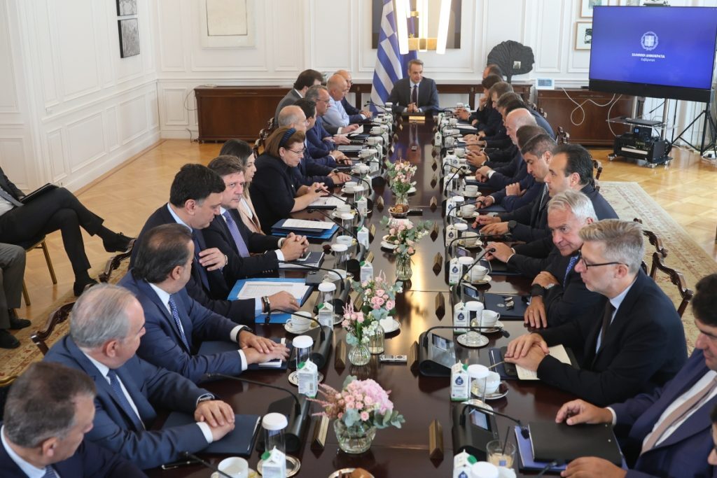 Συνεδριάζει το Υπουργικό Συμβούλιο – Τα βασικά σημεία της συζήτησης [βίντεο]