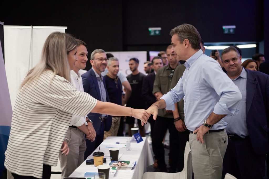 Μητσοτάκης: «Όλοι οι Έλληνες θα έχουν πρόσβαση στις ποιοτικές υπηρεσίες υγείας» – Πάνω από 17