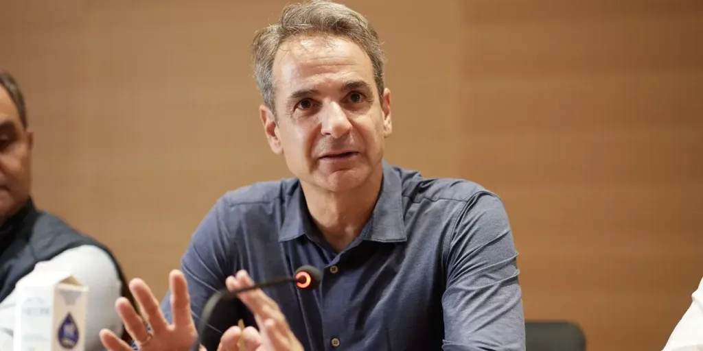 Στη Λάρισα ο Μητσοτάκης – Ανακοινώνει μέτρα για τους πλημμυροπαθείς