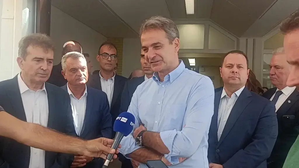 Το νοσοκομείο «Παπανικολάου» στη Θεσσαλονίκη επισκέφθηκε ο Κυριάκος Μητσοτάκης