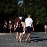 Τα ελληνόπουλα δεν φεύγουν από το πατρικό πριν τα 30