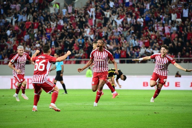 «Καταιγίδα» ο Ολυμπιακός, διέλυσε τον Άρη με τεσσάρα - Στην κορυφή με «καυτό» Ελ Κααμπί