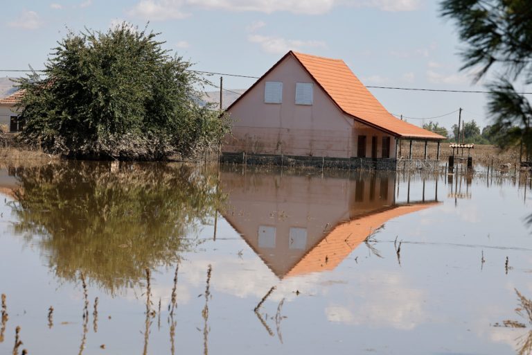 Σε ένα μήνα θα «στεγνώσει» ο Κάμπος – Οι 4 προϋποθέσεις για να στραγγίξουν τα νερά