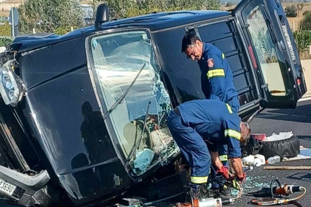 Τραγωδία στην Τρίπολη: Μία νεκρή και ένας σοβαρά τραυματίας σε τροχαίο – Ανετράπη το όχημα