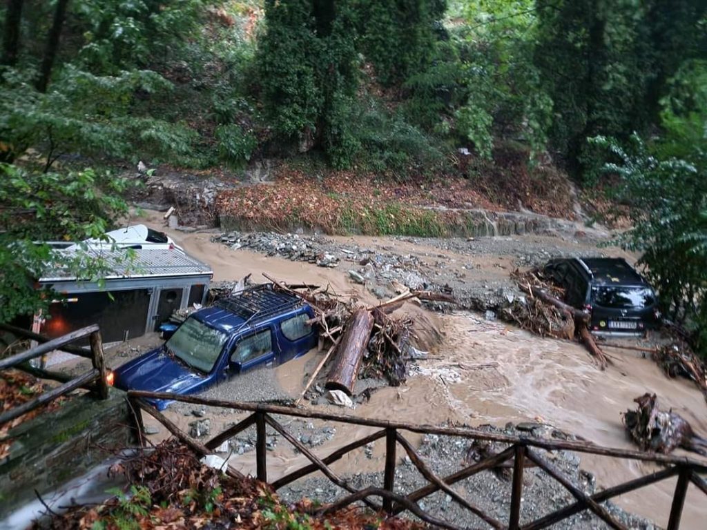 Κακοκαιρία «Daniel»: SOS εκπέμπει ο Βόλος – Νεκρός, αγνοούμενος, εγκλωβισμένοι και απαγόρευση κυκλοφορίας