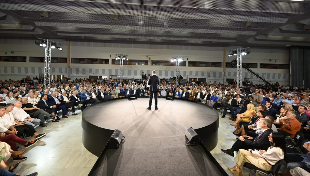 Κατάμεστο το «Ιωάννης Βελλίδης» για την κεντρική προεκλογική ομιλία του Κωνσταντίνου Ζέρβα