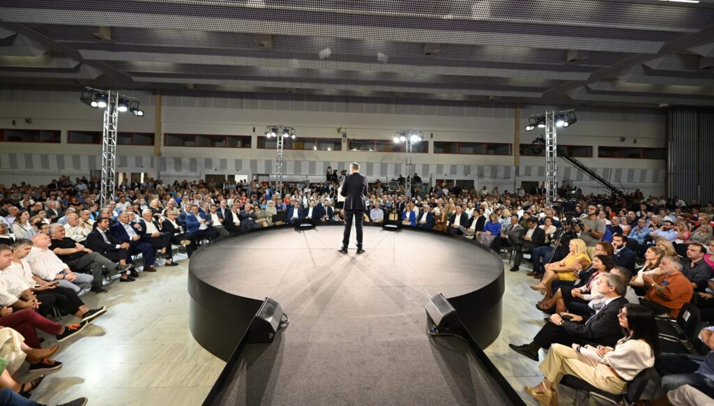 Κατάμεστο το «Ιωάννης Βελλίδης» για την κεντρική προεκλογική ομιλία του Κωνσταντίνου Ζέρβα