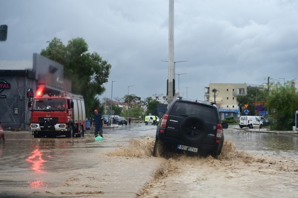 Πυροσβεστική: 1.881 διασώσεις μέσα σε τρία 24ωρα – 6.406 κλήσεις για βοήθεια