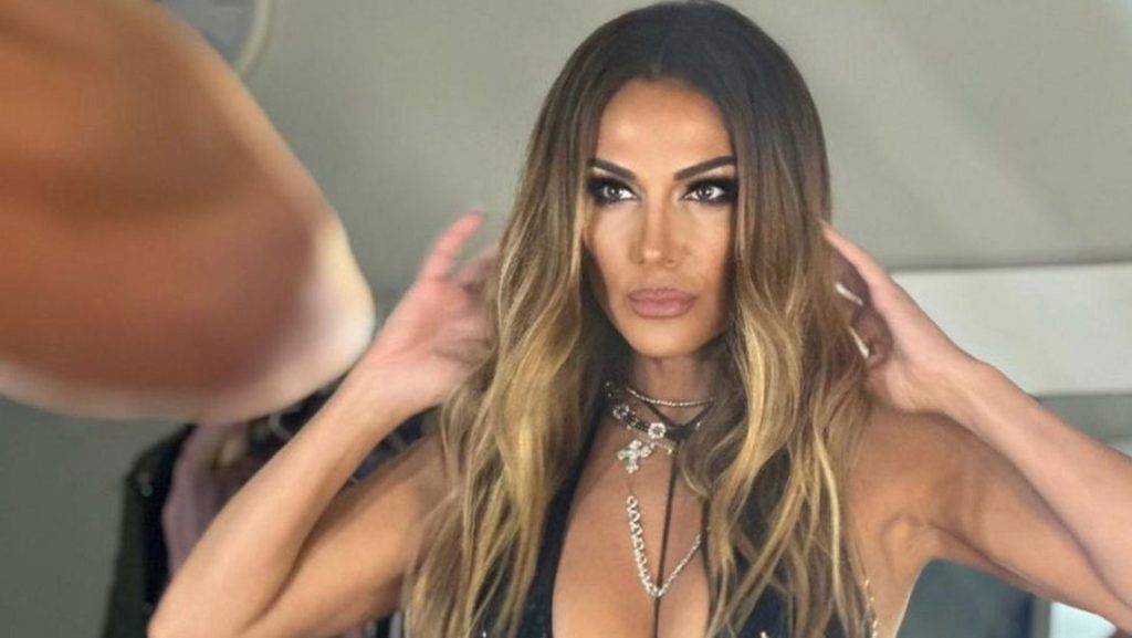 H Δέσποινα Βανδή με δερμάτινα τους «αποτελείωσε» στο instagram – Αποκάλυψε πως διατηρεί αυτό το κορμί