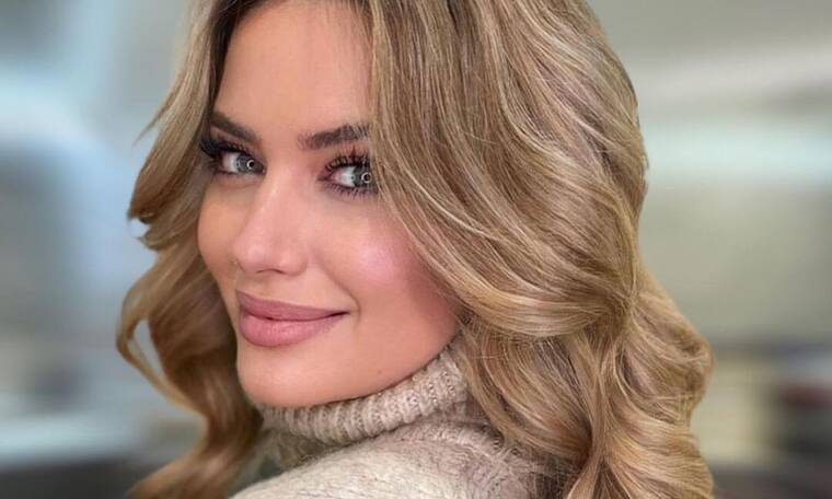 Ντόρα Μακρυγιάννη: «Γροθιά στο στομάχι» η εξομολόγηση της – « Μετά την ψυχανάλυση, ξανασυστήνομαι με εμένα»