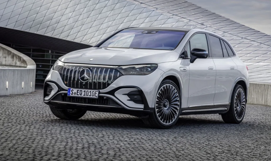 Ανακοινώθηκαν οι τιμές της νέας Mercedes EQE SUV στην Ελλάδα