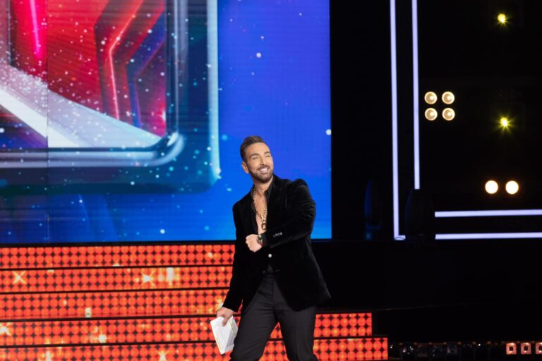 Οι μοναδικές στιγμές στο 2ο LIVE του FAME STORY και το αντίο στη Μαίρη Χρονοπούλου από τον Νίκο Κοκλώνη