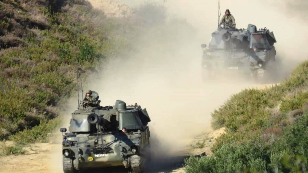 Έβρος: Άρμα μάχης τράκαρε με αγροτικό
