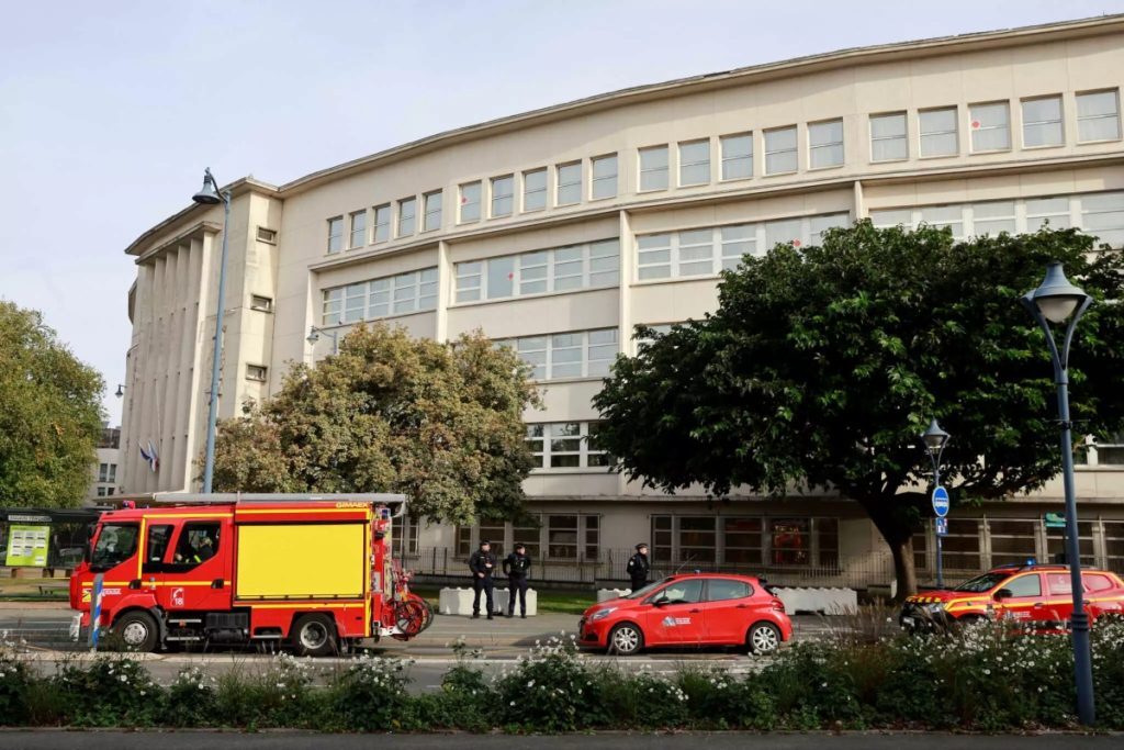Γαλλία: Προφυλακίστηκε ο ρωσικής καταγωγής δράστης της δολοφονικής επίθεσης σε σχολείο