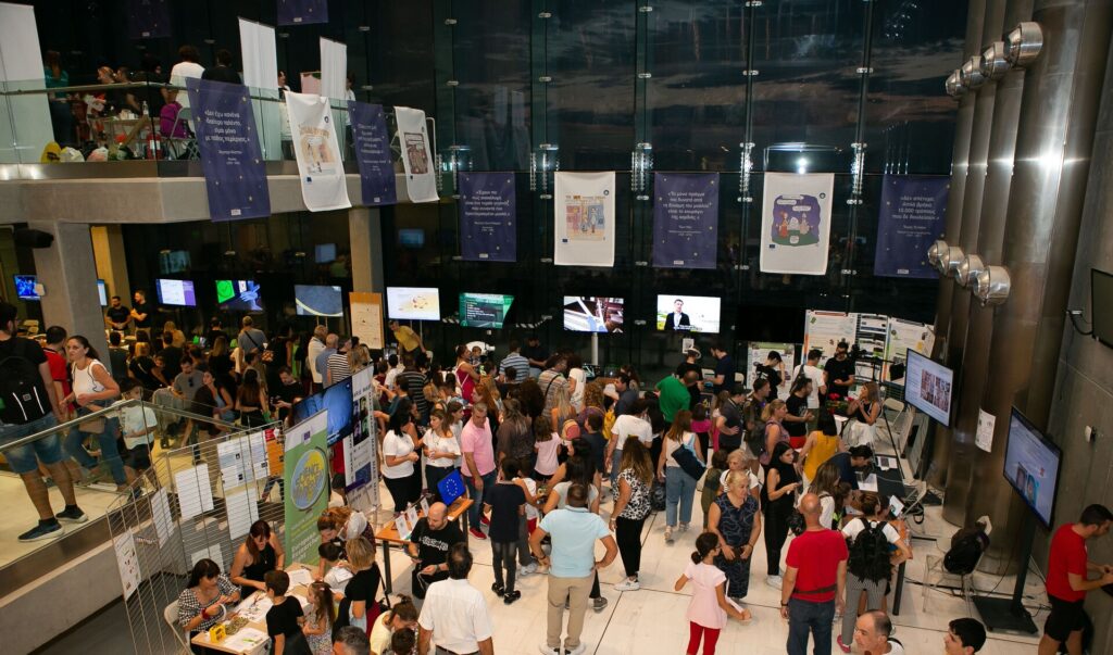 Ιδιαίτερα μεγάλη και φέτος η προσέλευση του κόσμου στη Βραδιά του Ερευνητή