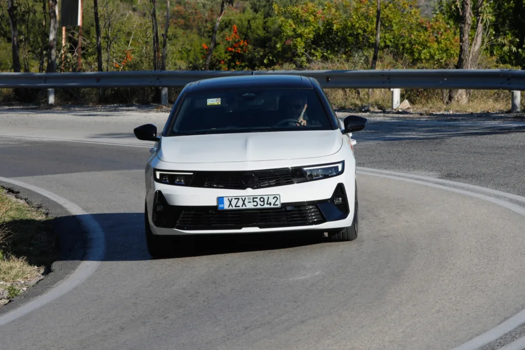 Δοκιμή Opel Astra GSe: Κεραυνός, εν αιθρία